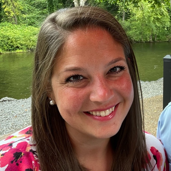 Meet your Posher, Emily - Picture 1 of 1